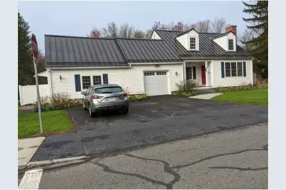 161 Chestnut St, Amherst, MA 01002 - Photo 1