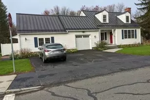 161 Chestnut St, Amherst, MA 01002 - Photo 1