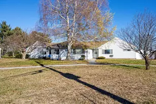 82 Mitchell Dr, Chicopee, MA 01022 - Photo 1