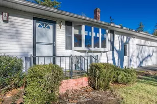 27 Lunt Dr, Greenfield, MA 01301 - Photo 1