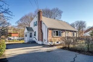 32 Oak St, Winchester, MA 01890 - Photo 1