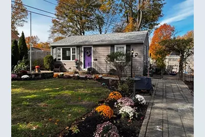 211 Lake Shore Dr, Weymouth, MA 02189 - Photo 1