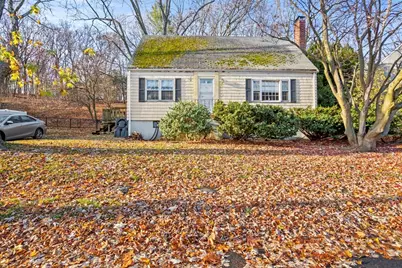15 Crescent Rd, Woburn, MA 01801 - Photo 1