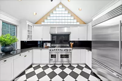 35 Glen Grn, Winchester, MA 01890 - Photo 1