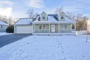 23 Daisy Ln, Ludlow, MA 01056 - Photo 1