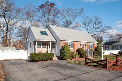 37 Pinewood Ave, Billerica, MA 01821 - Photo 1