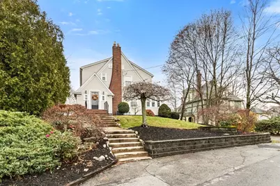 33 Ashcroft Rd, Medford, MA 02155 - Photo 1