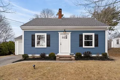 74 Magnolia St, Braintree, MA 02184 - Photo 1