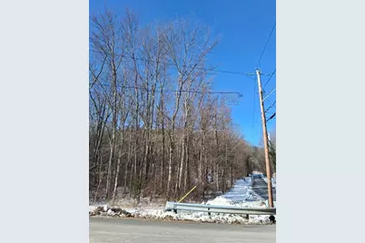 17 Maple St, Southampton, MA 01073 - Photo 1