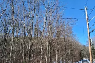 17 Maple St, Southampton, MA 01073 - Photo 1