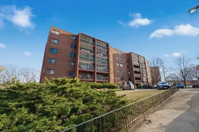 2 Summit #68, Reading, MA 01867 - Photo 1