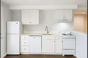 9 Avon Pl, Haverhill, MA 01832 - Photo 1