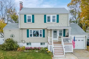 35 H St, Hull, MA 02045 - Photo 1