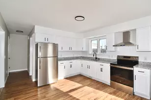 72 Center St, Holyoke, MA 01040 - Photo 1