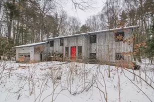 11 Overlook Dr, Amherst, MA 01002 - Photo 1