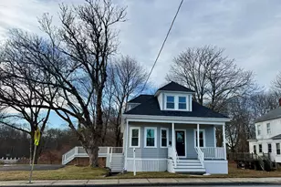 513 Slocum Rd, Dartmouth, MA 02747 - Photo 1