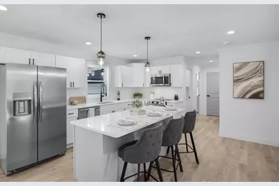 32 Country Ln, Palmer, MA 01069 - Photo 1