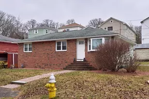 29 Dillon St, Worcester, MA 01604 - Photo 1