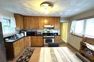 30 Thorpe St, Somerville, MA 02143 - Photo 1