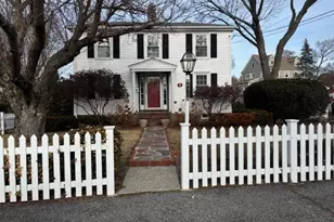 7 Place Ln, Woburn, MA 01801 - Photo 1