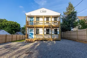 18 Beach St, Plymouth, MA 02360 - Photo 1