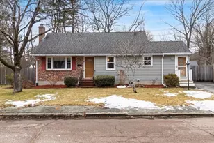 93 Patricia Ln, Weymouth, MA 02190 - Photo 1