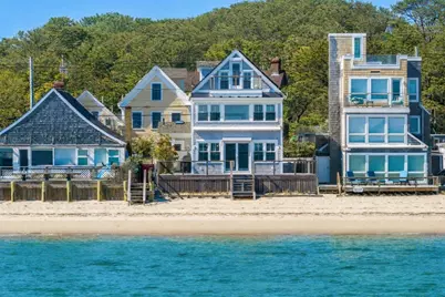 613 Commercial St, Provincetown, MA 02657 - Photo 1