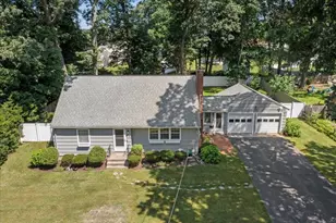 128 Hadley St, Springfield, MA 01118 - Photo 1