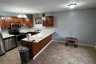 3 Hinman St, Sturbridge, MA 01518 - Photo 1