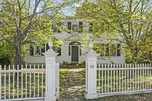 10 On The Common, Royalston, MA 01368 - Photo 1