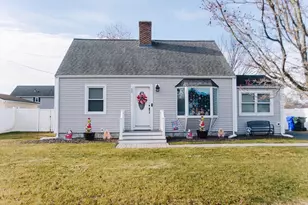 22 Amanda St, Springfield, MA 01118 - Photo 1