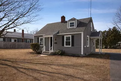 118 Pilgrim Road, Springfield, MA 01118 - Photo 1