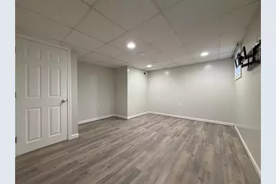 320-322 Wood Street #Room B, New Bedford, MA 02745 - Photo 1