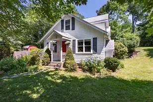 29 Elm St, Franklin, MA 02038 - Photo 1