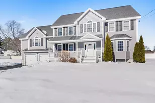 31 Floyd Ave, Tewksbury, MA 01876 - Photo 1