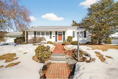 27 Meadow Ln, Acushnet, MA 02743 - Photo 1