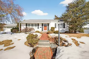 27 Meadow Ln, Acushnet, MA 02743 - Photo 1