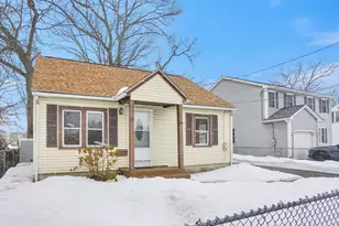 33 Drexel St, Springfield, MA 01104 - Photo 1