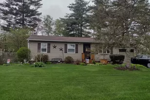 236 Glenoak Dr, Springfield, MA 01128 - Photo 1