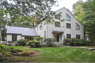 4 Crestview Ln, Milton, MA 02186 - Photo 1