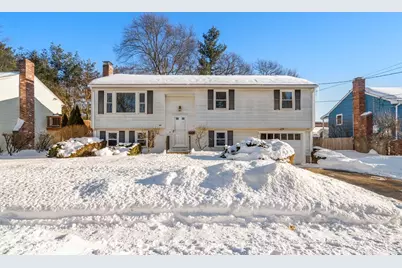 56 Greenleaf Cir, Framingham, MA 01701 - Photo 1