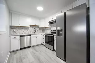 26 Williamsburg Ct, Shrewsbury, MA 01545 - Photo 1