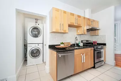 122 Brook Rd #2, Quincy, MA 02169 - Photo 1