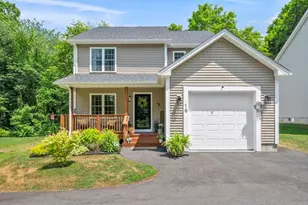 16 Farnum St, Uxbridge, MA 01569 - Photo 1