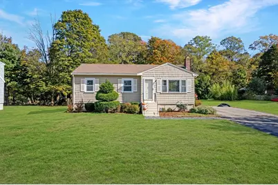 839 Lincoln St, Franklin, MA 02038 - Photo 1