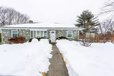 53 Lindsey Ln, Swansea, MA 02777 - Photo 1