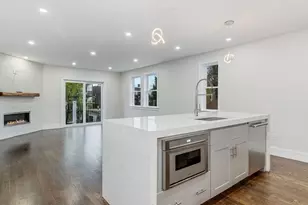 555 E 5th St, Boston, MA 02127 - Photo 1