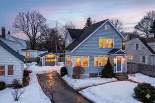 34 Lafayette St, Marblehead, MA 01945 - Photo 1