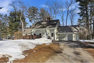 8 Aloha Dr, Hadley, MA 01035 - Photo 1
