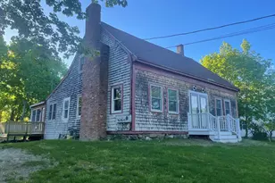 127 King St, Hanover, MA 02339 - Photo 1